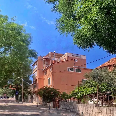 Elly&jelly, 3 Bedroom, 3bathroom, Private Parking شقة